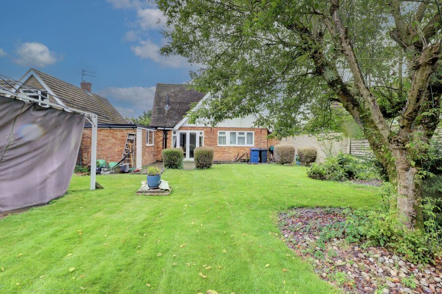 3 bedroom detached house for sale Orchard Park, Holmer Green, HP15