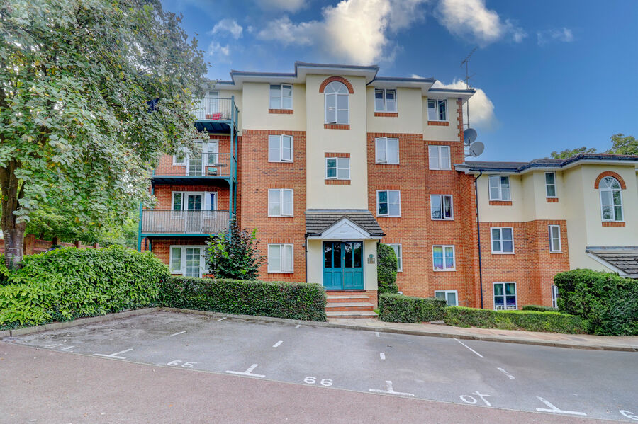 1 bedroom flat for sale | Alexandra Park, Queen Alexandra Road, HP11