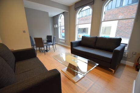 2 bedroom  flat to rent, Available furnished now