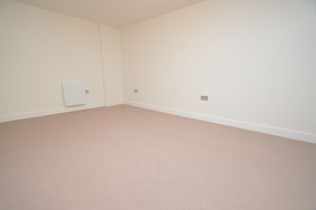 2 bedroom  flat to rent, Available furnished from 10/12/2024