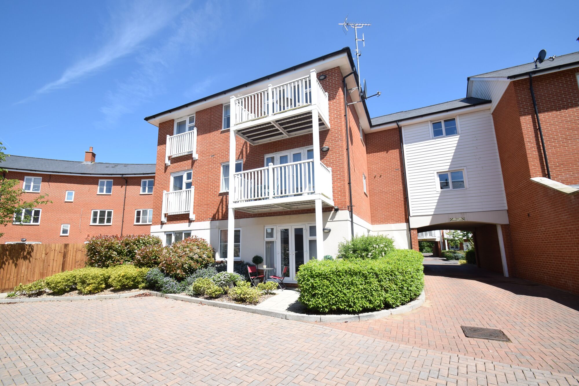 2 bedroom  flat to rent, Available unfurnished from 24/08/2024 Chequers Avenue, High Wycombe, HP11, main image