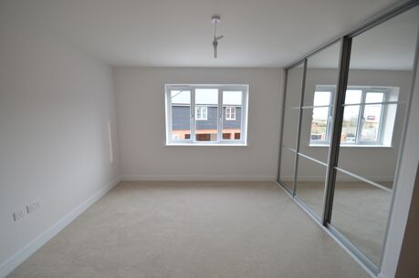 2 bedroom  flat to rent, Available from 23/07/2024