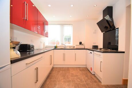 3 bedroom semi detached house to rent, Available from 15/08/2024