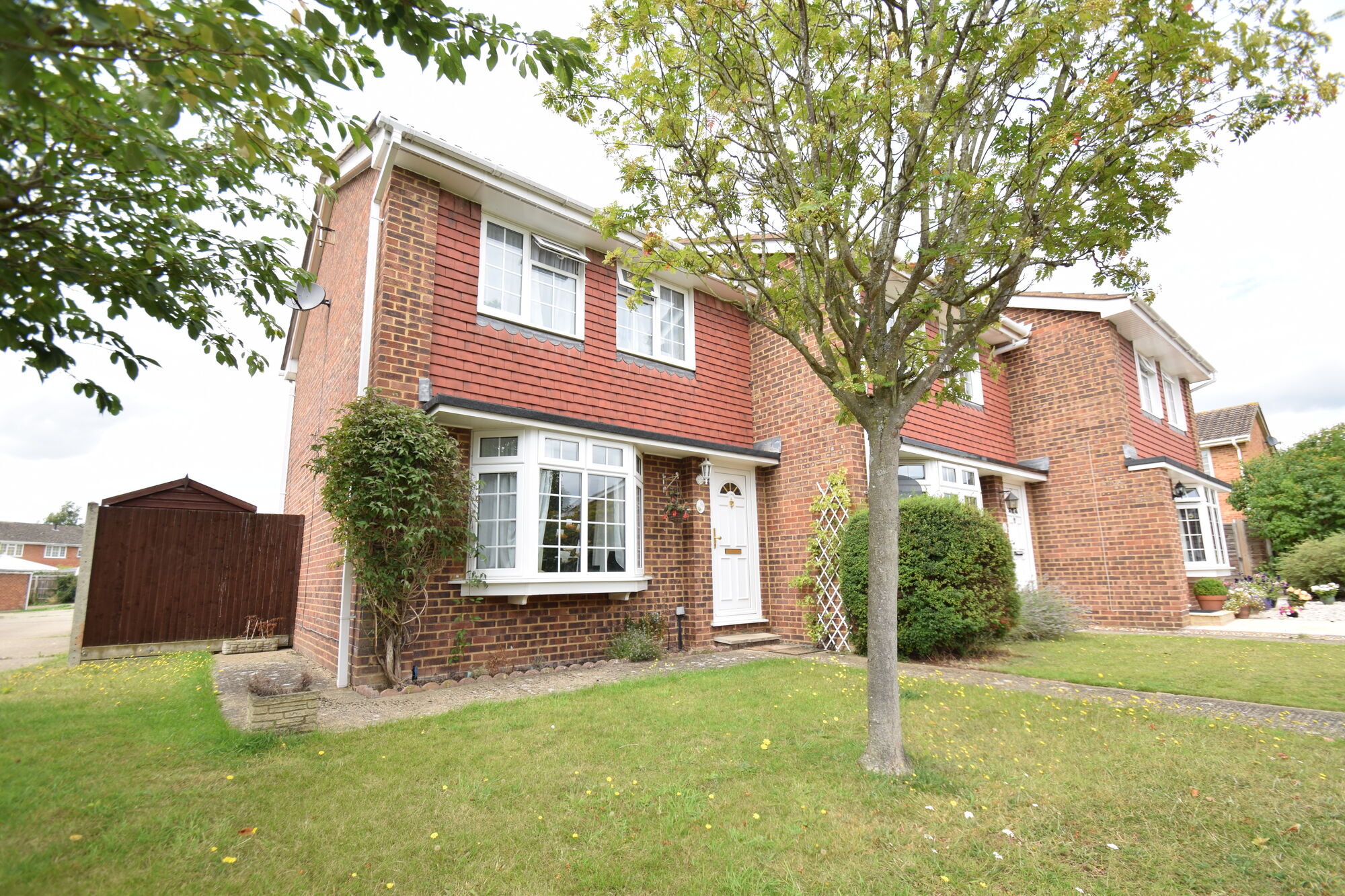 2 bedroom end terraced house to rent, Available unfurnished from 30/08/2025 Lyneham Gardens, Maidenhead, SL6, main image