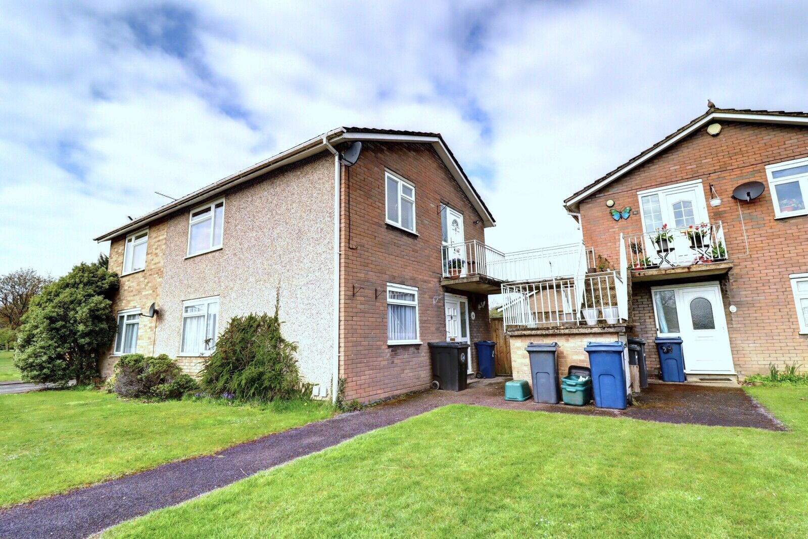 3 bedroom  flat to rent, Available from 01/08/2024 Hawthorn Crescent, Hazlemere, HP15, main image