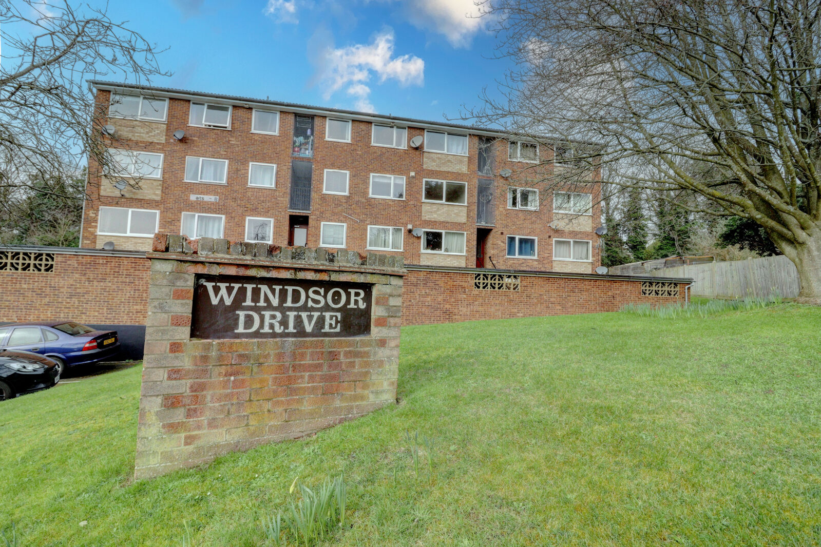 2 bedroom  flat for sale Windsor Drive, High Wycombe, HP13, main image