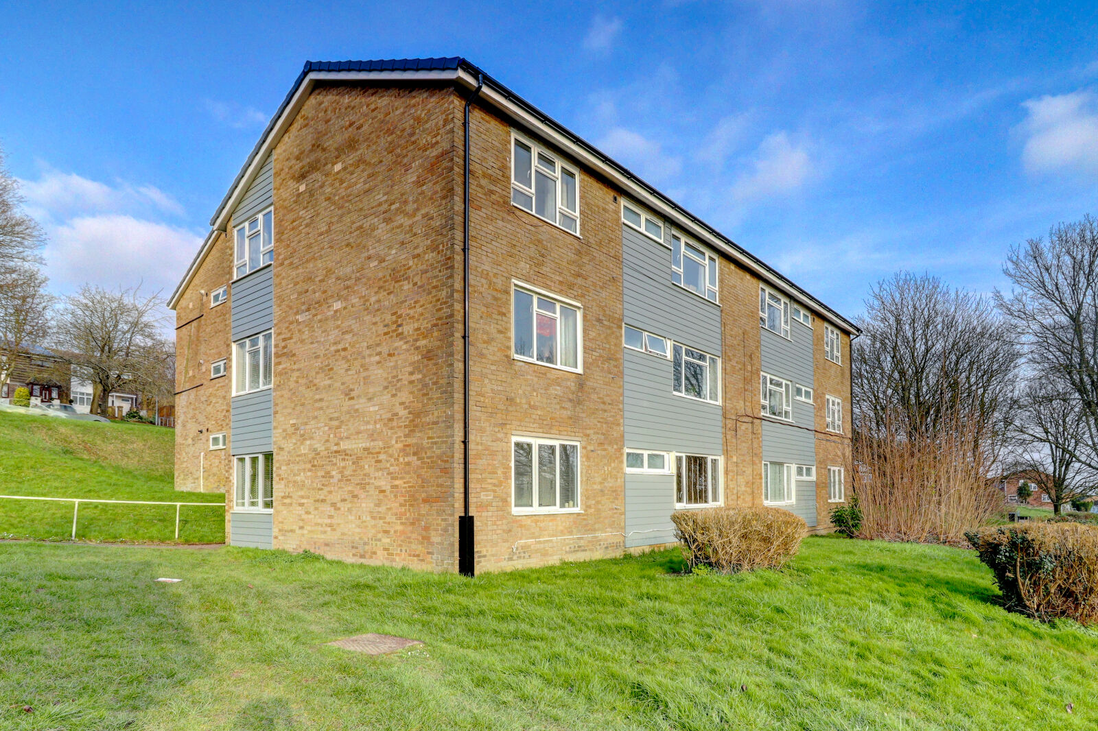 2 bedroom  maisonette for sale The Pastures, High Wycombe, HP13, main image