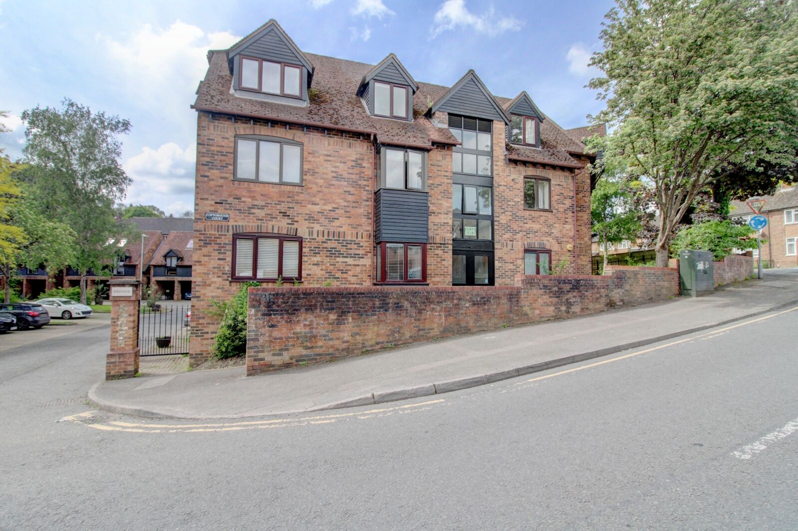 2 bedroom  flat for sale Copyground Lane, High Wycombe, HP12, main image