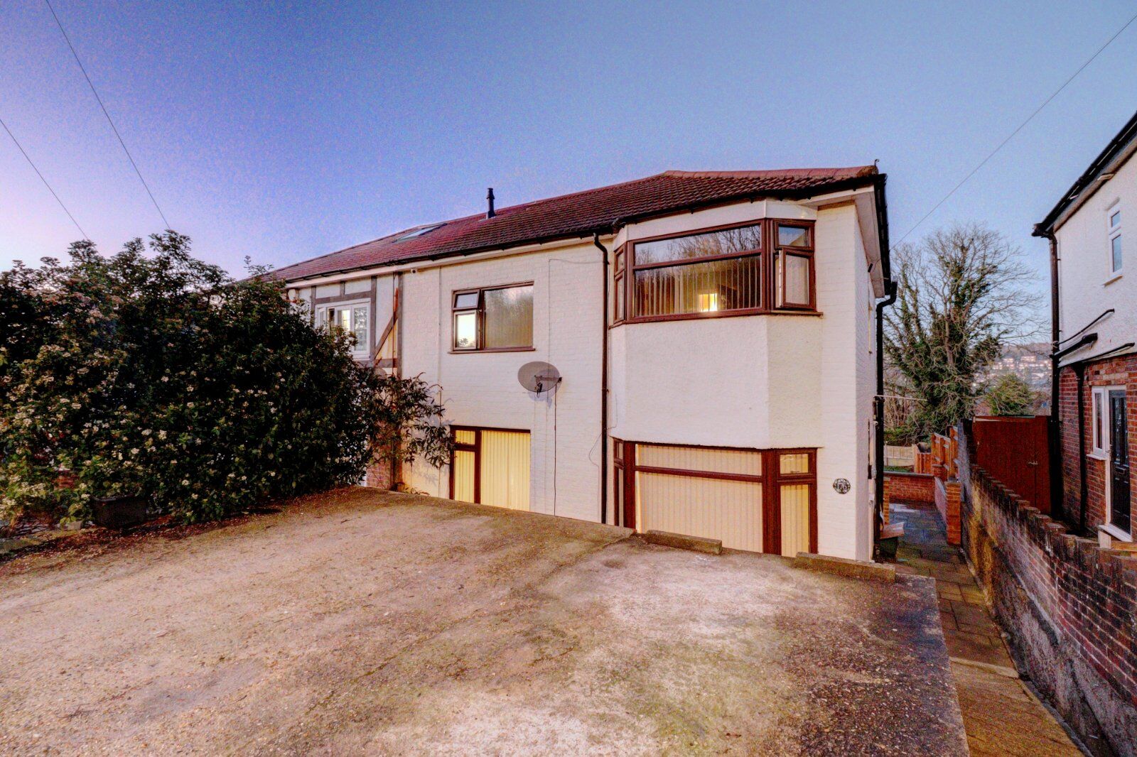 3 bedroom semi detached house for sale Dashwood Avenue, High Wycombe, HP12, main image