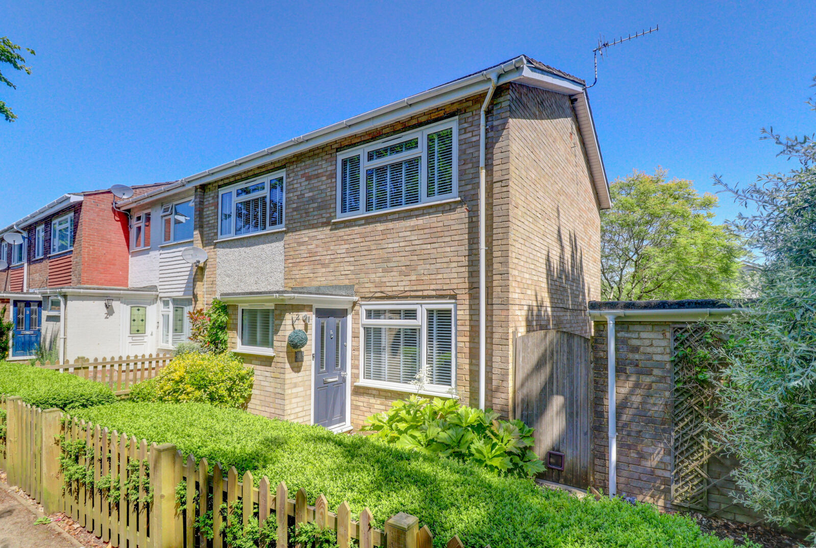 3 bedroom end terraced house for sale Yew Walk, High Wycombe, HP15, main image
