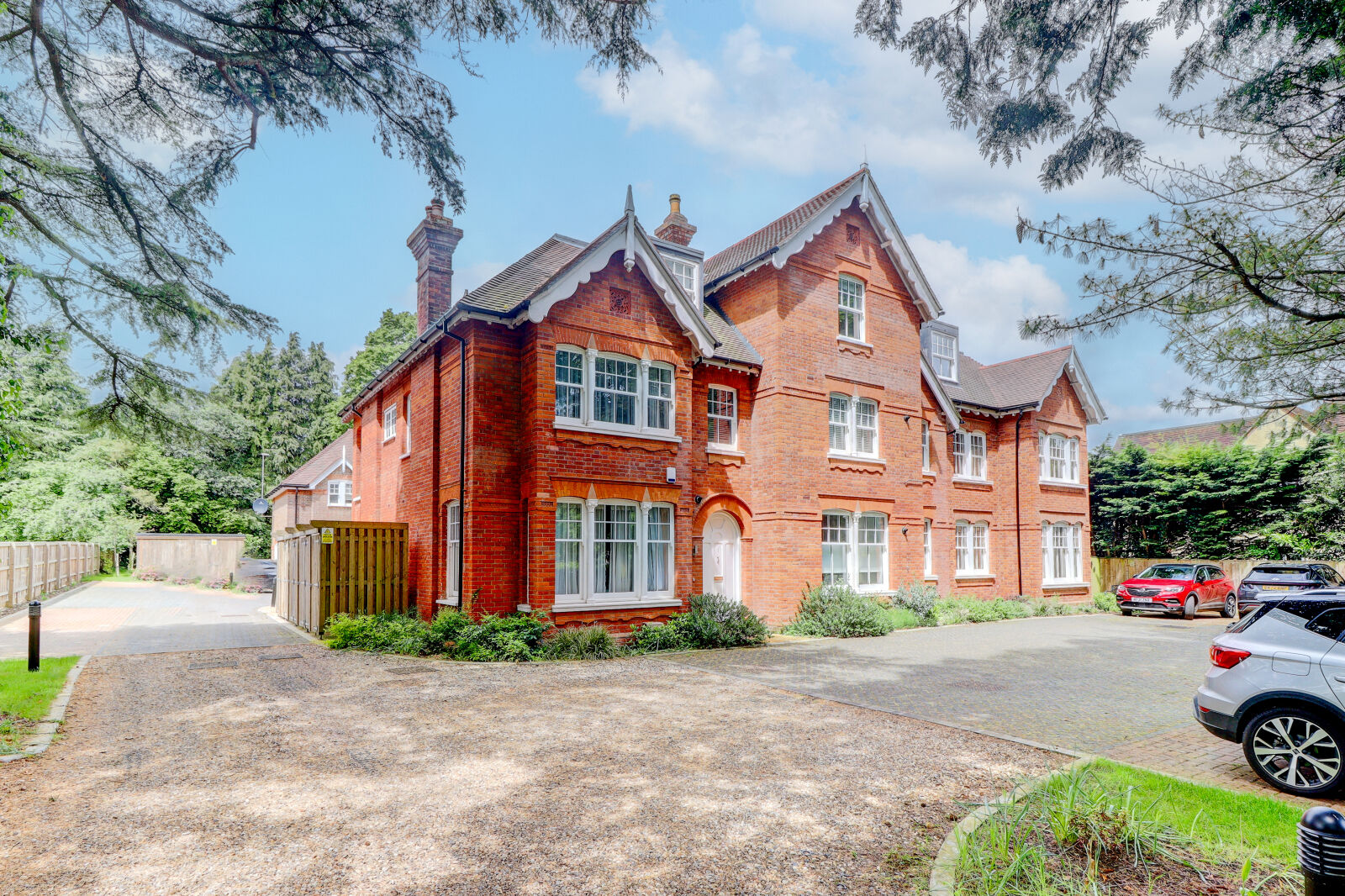 1 bedroom  flat for sale Amersham Road, High Wycombe, HP13, main image