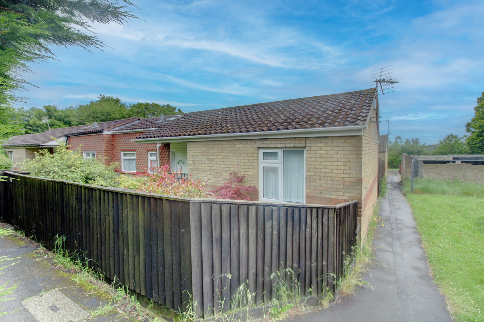 2 bedroom mid terraced bungalow for sale Harman Walk, High Wycombe, HP12, main image