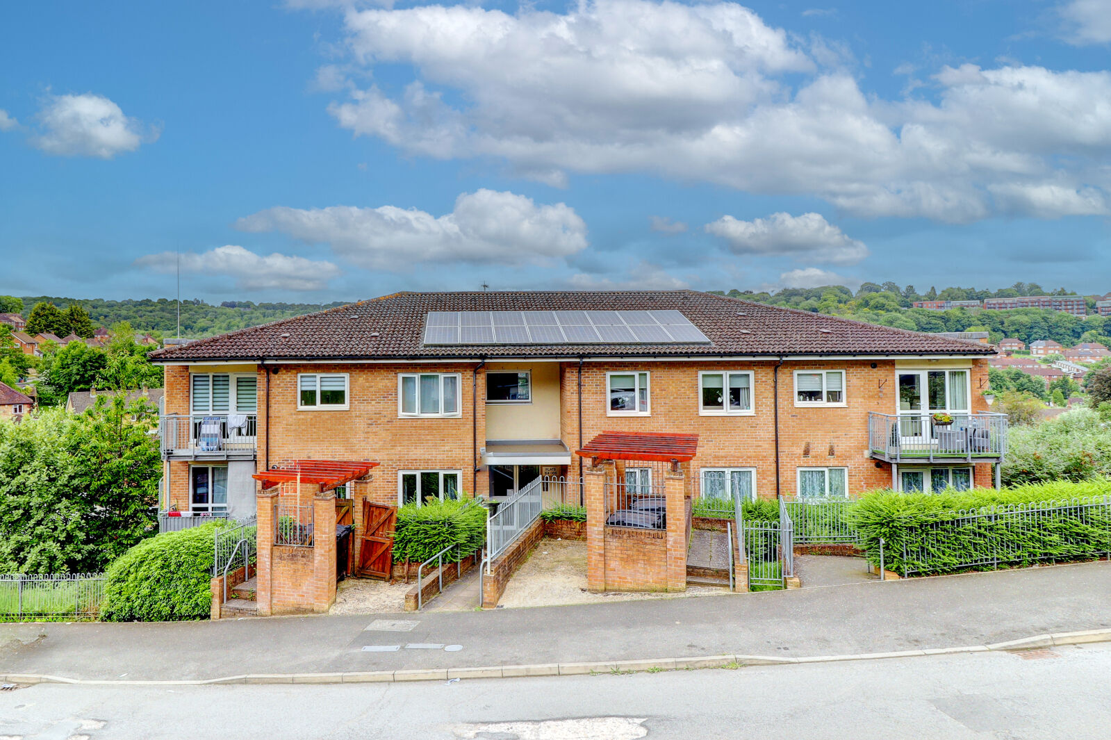 2 bedroom  flat for sale St. Hughs Avenue, High Wycombe, HP13, main image