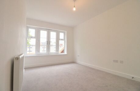 2 bedroom  flat to rent, Available from 15/08/2024