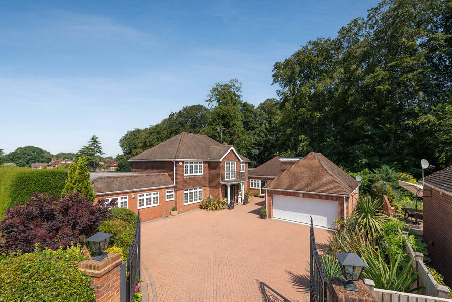 7 bedroom detached house for sale