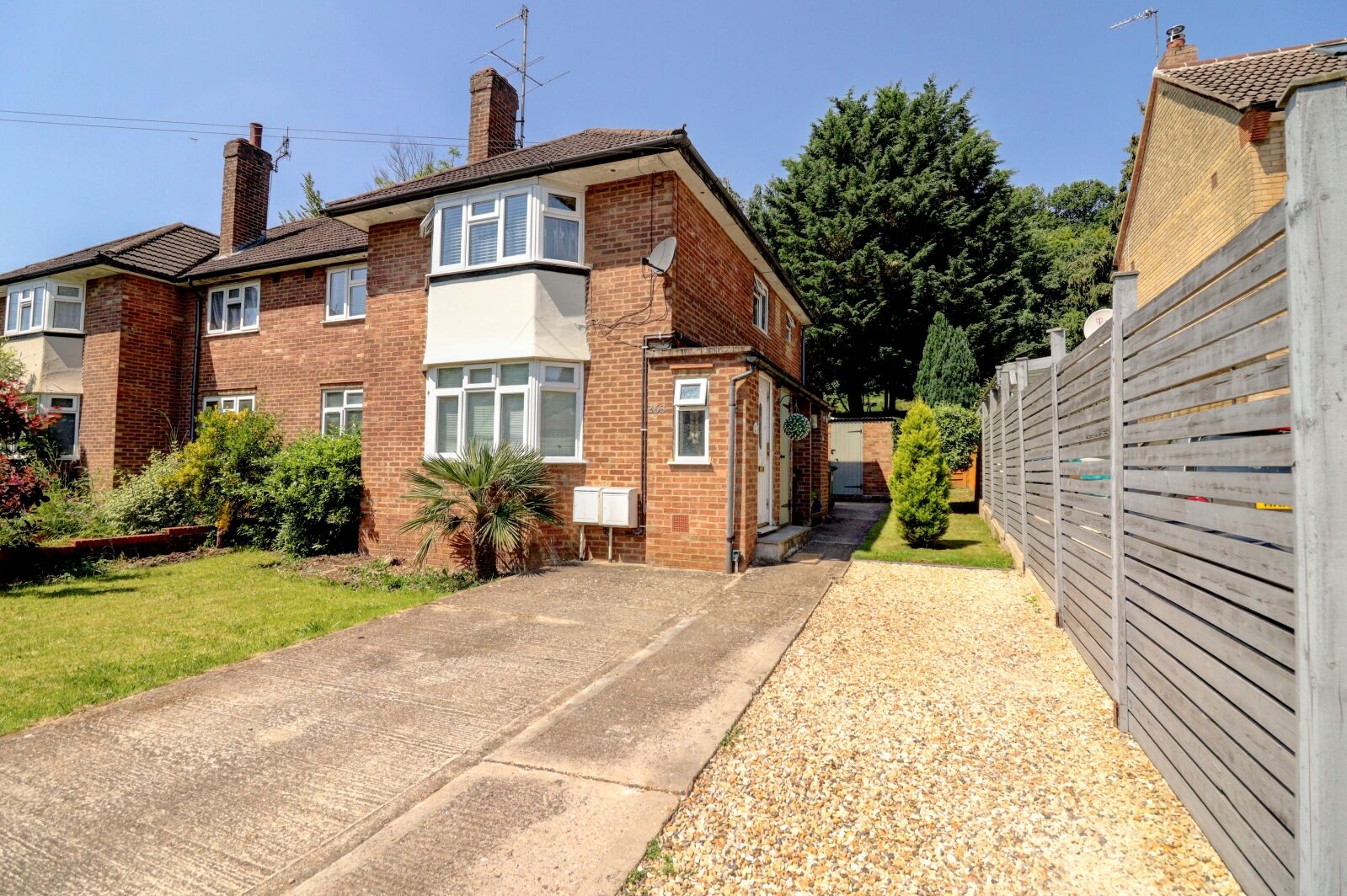 2 bedroom  maisonette for sale Micklefield Road, High Wycombe, HP13, main image