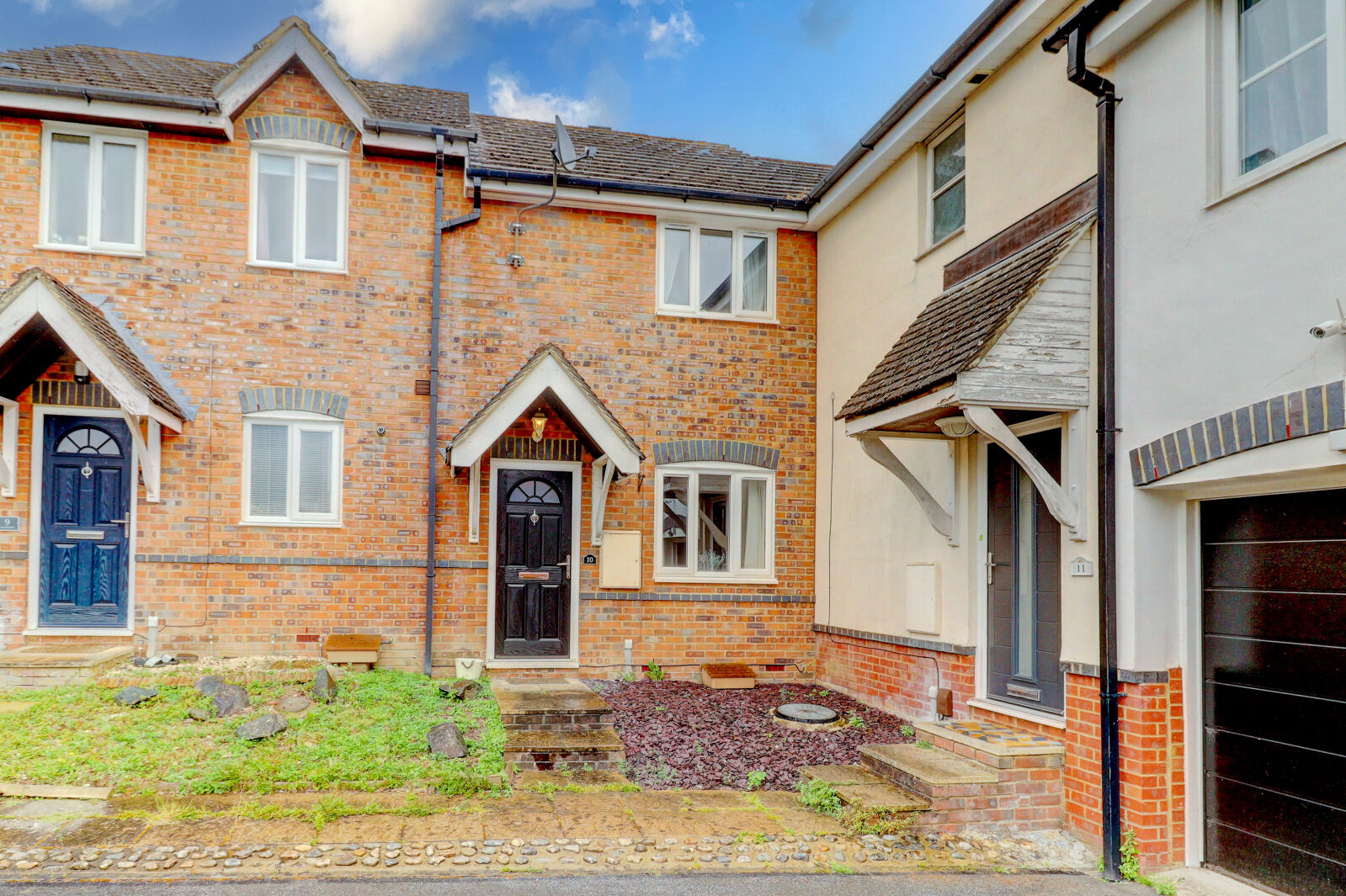 2 bedroom mid terraced house for sale Falcon Rise, High Wycombe, HP13, main image