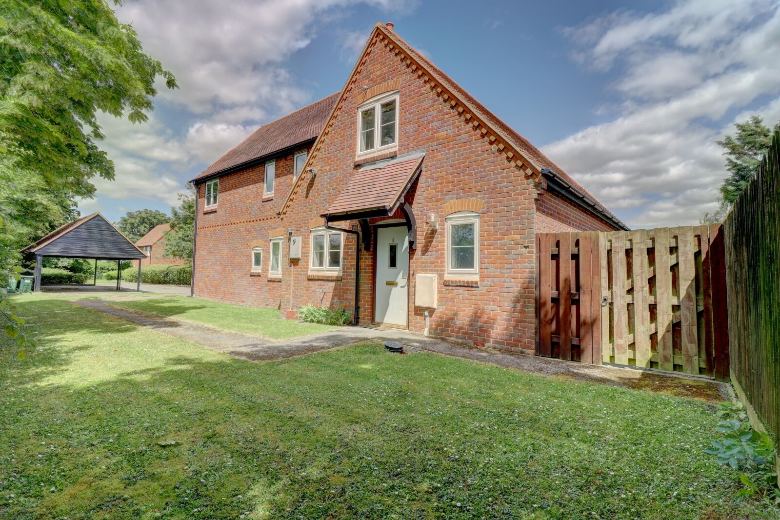 2 bedroom semi detached house for sale Little Gibbs, Princes Risborough, HP27, main image