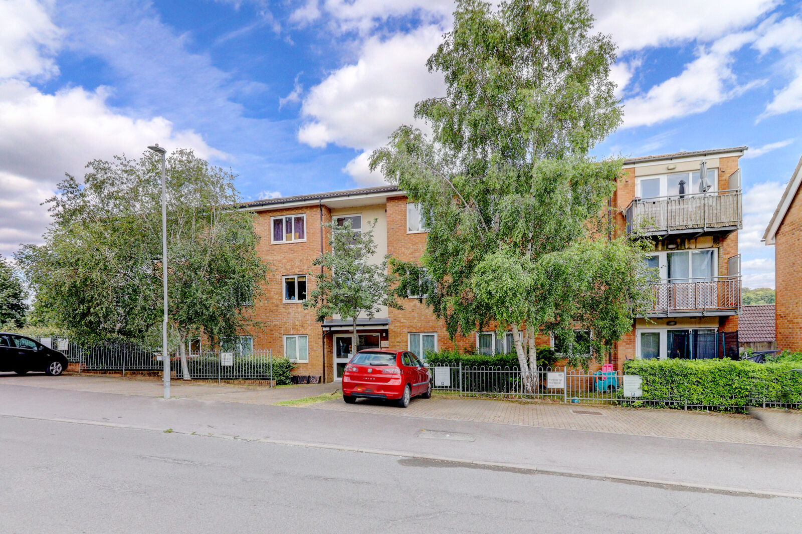 2 bedroom  flat for sale St. Hughs Avenue, High Wycombe, HP13, main image