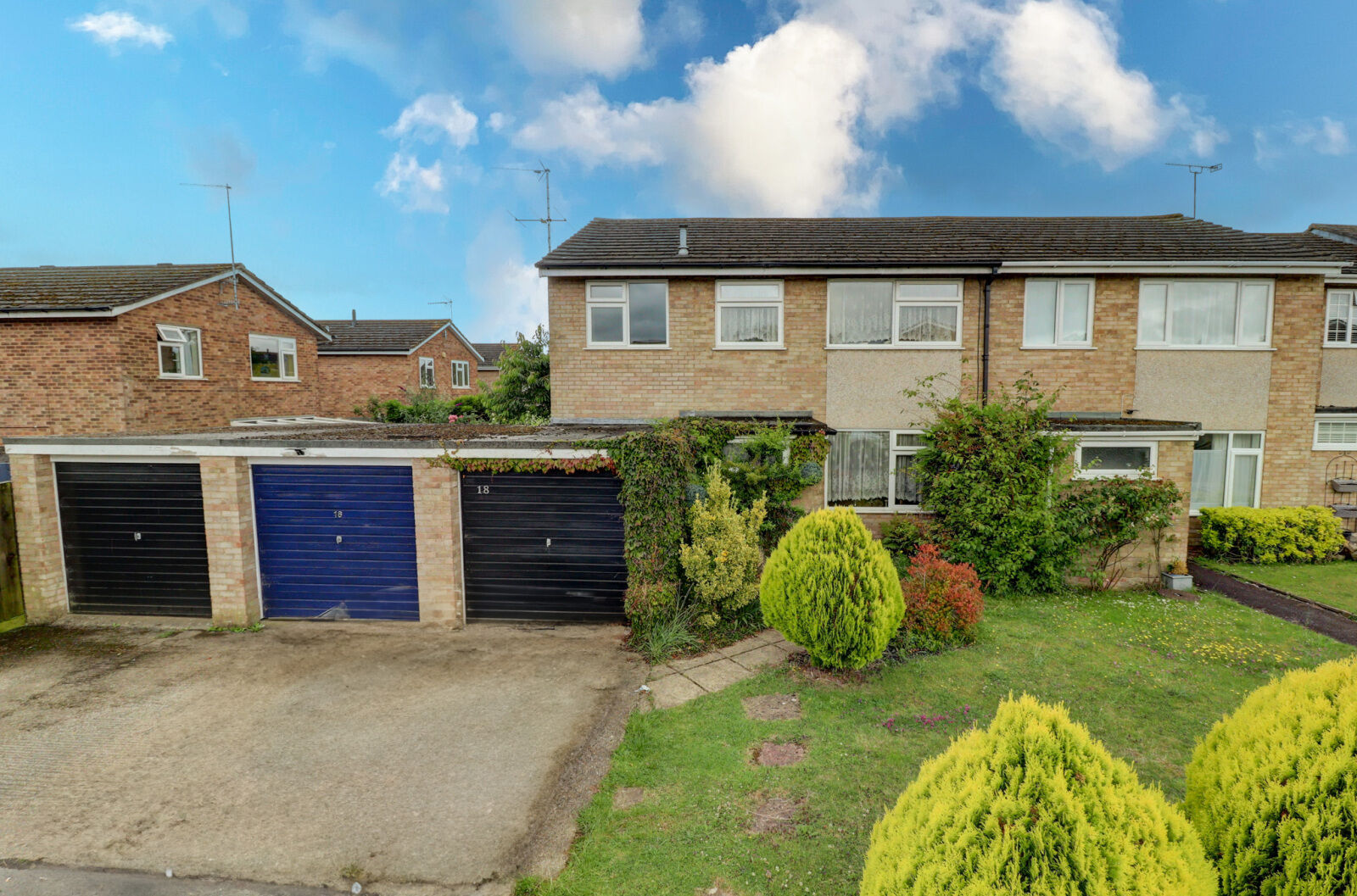 4 bedroom end terraced house for sale Elder Way, High Wycombe, HP15, main image
