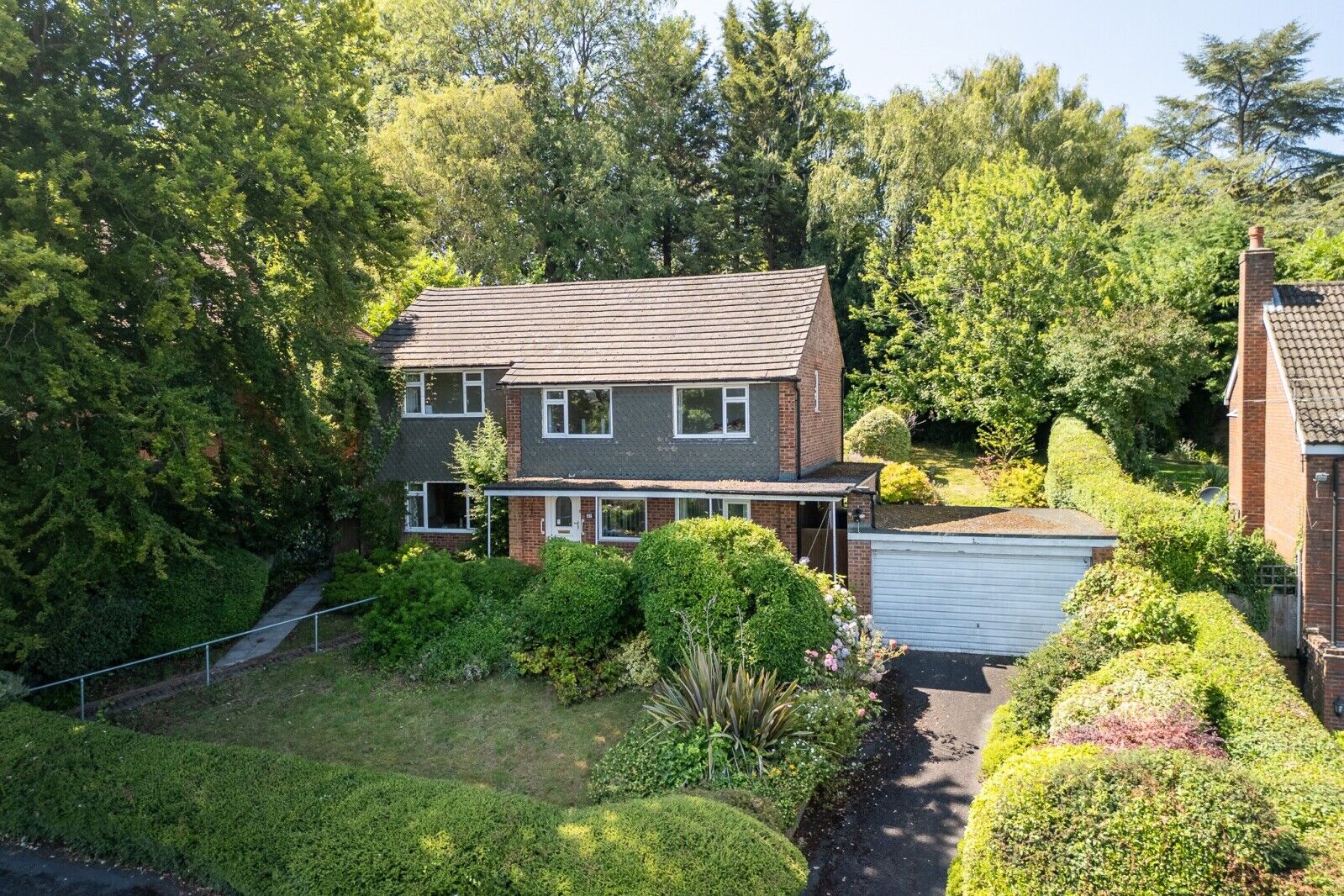 4 bedroom detached house for sale Amersham Hill Drive, High Wycombe, HP13, main image