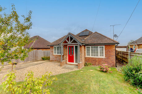 3 bedroom detached bungalow for sale