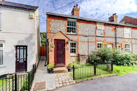 2 bedroom end terraced house for sale