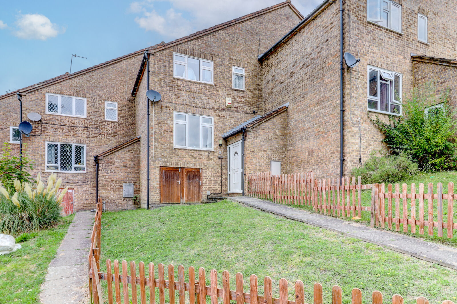 3 bedroom mid terraced house for sale Brecon Way, High Wycombe, HP13, main image