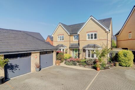 5 bedroom detached house for sale