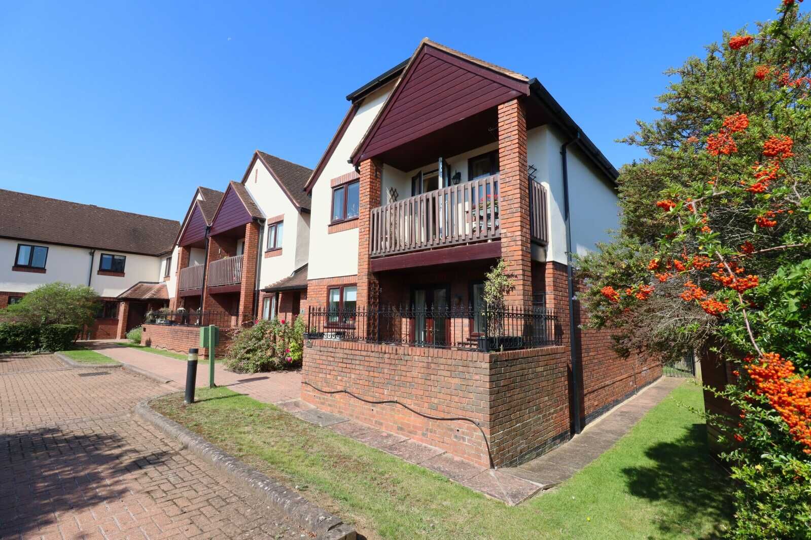 2 bedroom  flat for sale Jasmine Crescent, Princes Risborough, HP27, main image