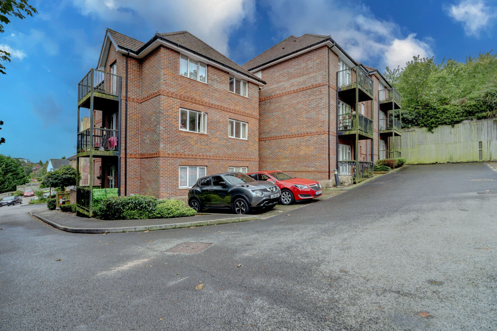 2 bedroom  flat for sale St. Marks Close, High Wycombe, HP13, main image