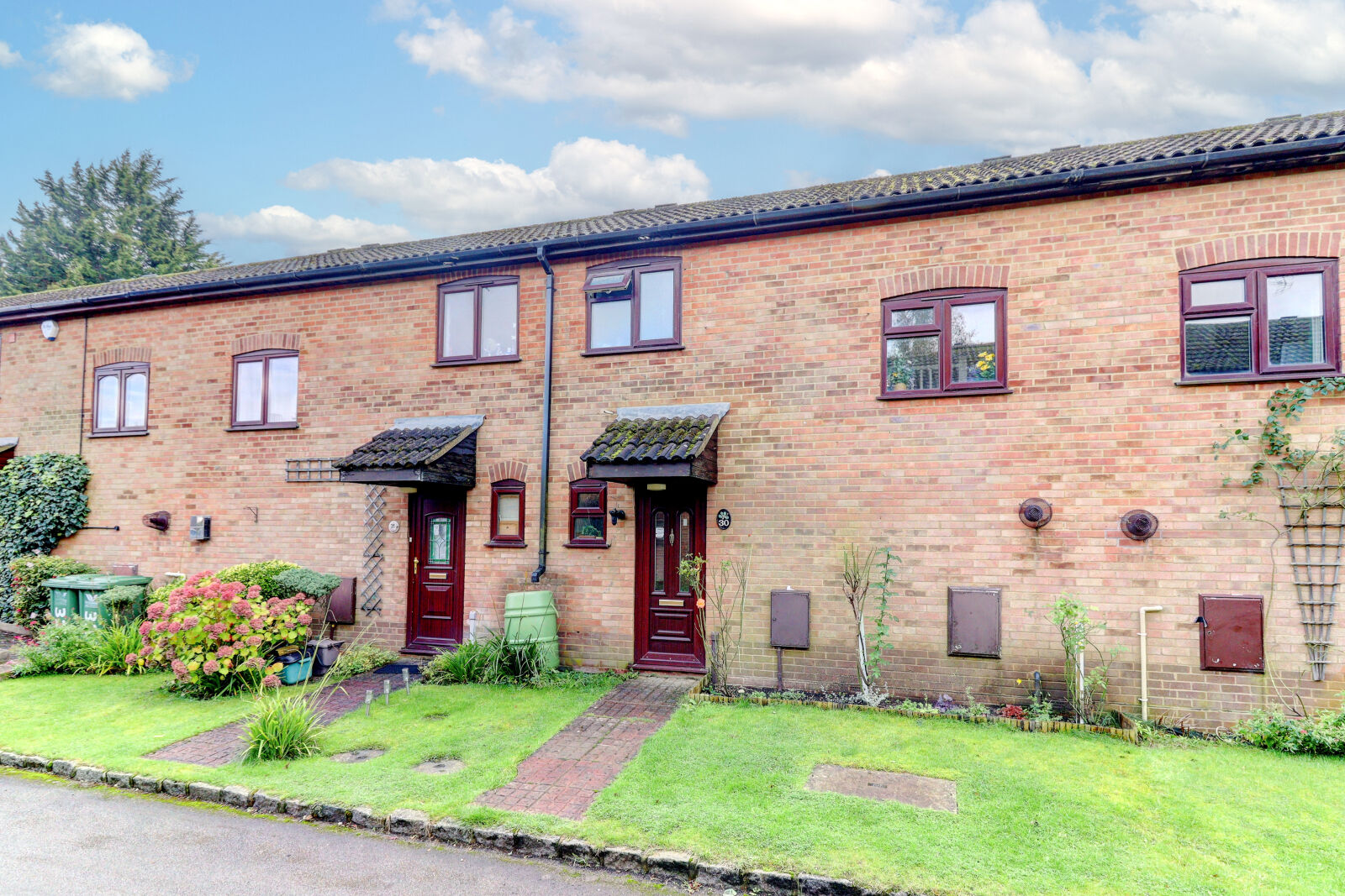 2 bedroom mid terraced house for sale Totteridge Road, High Wycombe, HP13, main image