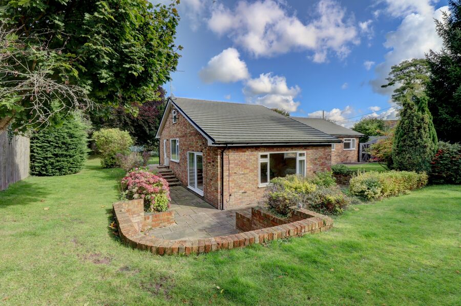 4 bedroom detached bungalow for sale