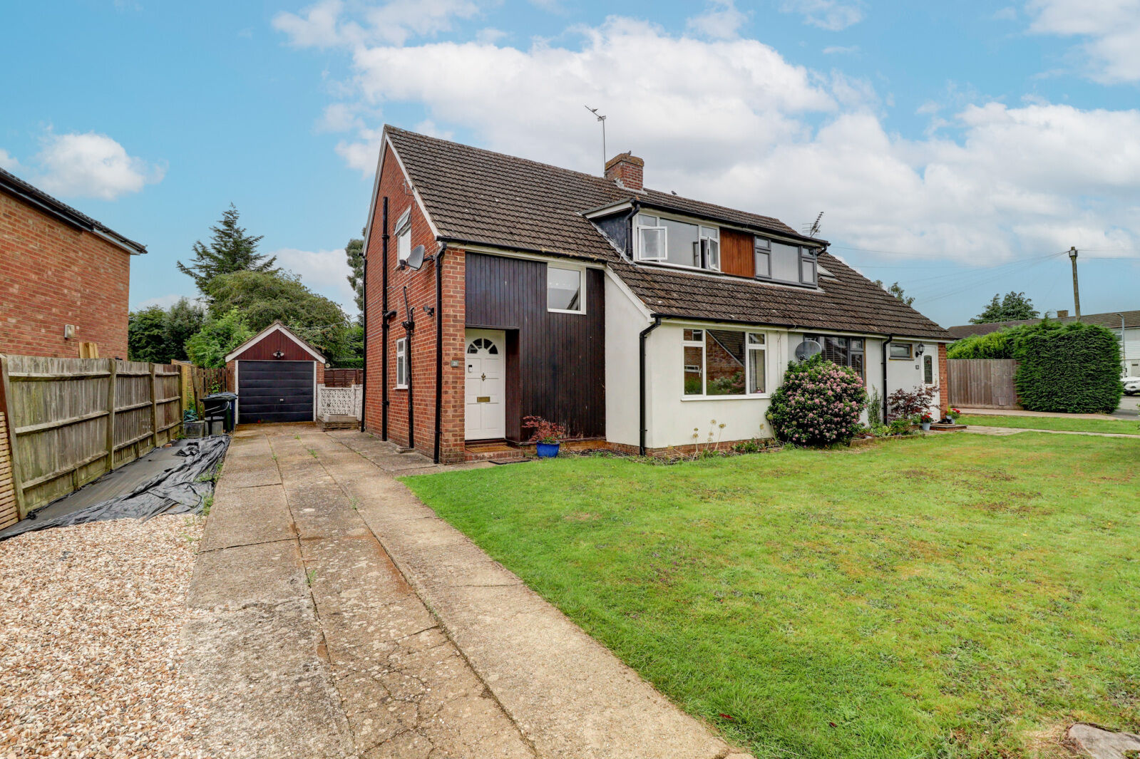 3 bedroom semi detached house for sale Winters Way, High Wycombe, HP15, main image