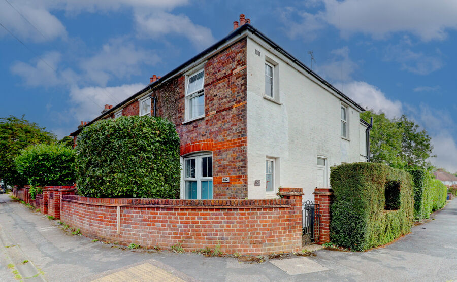 2 bedroom end terraced house for sale