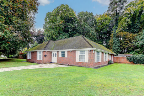 2 bedroom detached bungalow for sale