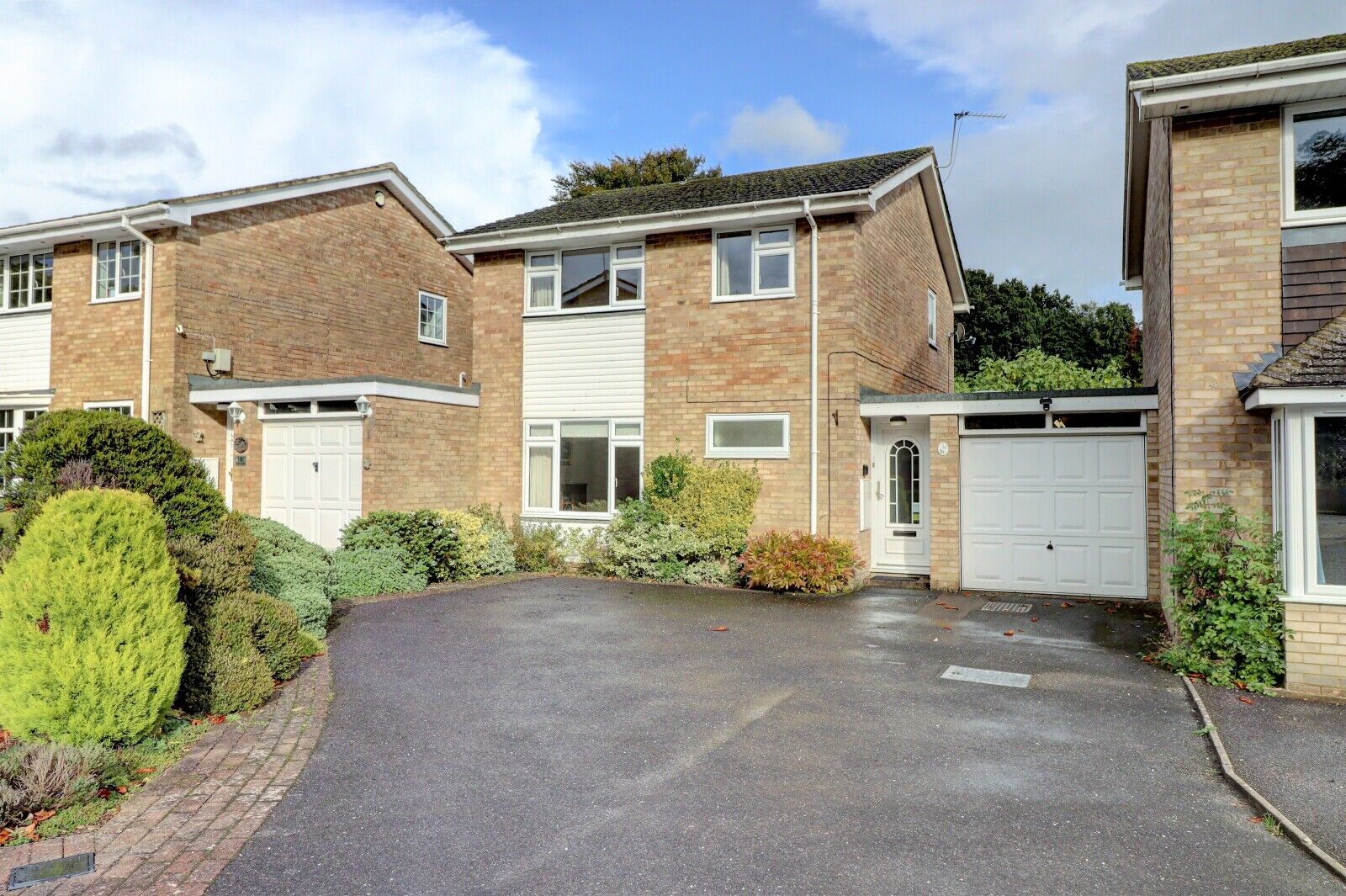 3 bedroom link detached house for sale Mulberry Court, High Wycombe, HP15, main image