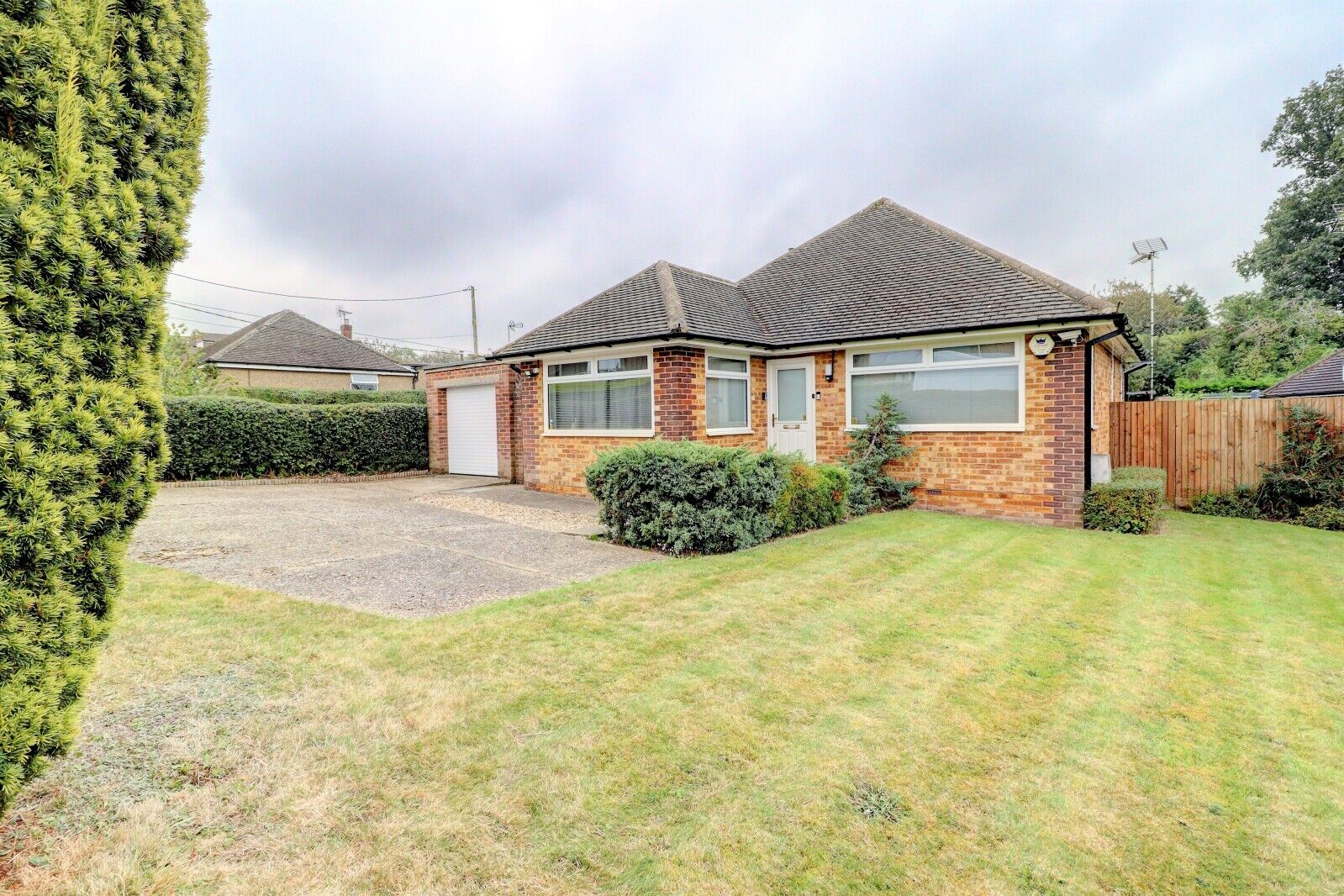 2 bedroom detached bungalow for sale Wycombe Road, Holmer Green, HP15, main image