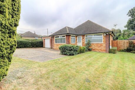 2 bedroom detached bungalow for sale