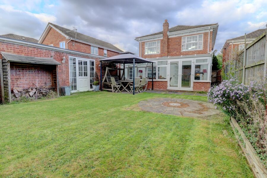 4 bedroom detached house for sale