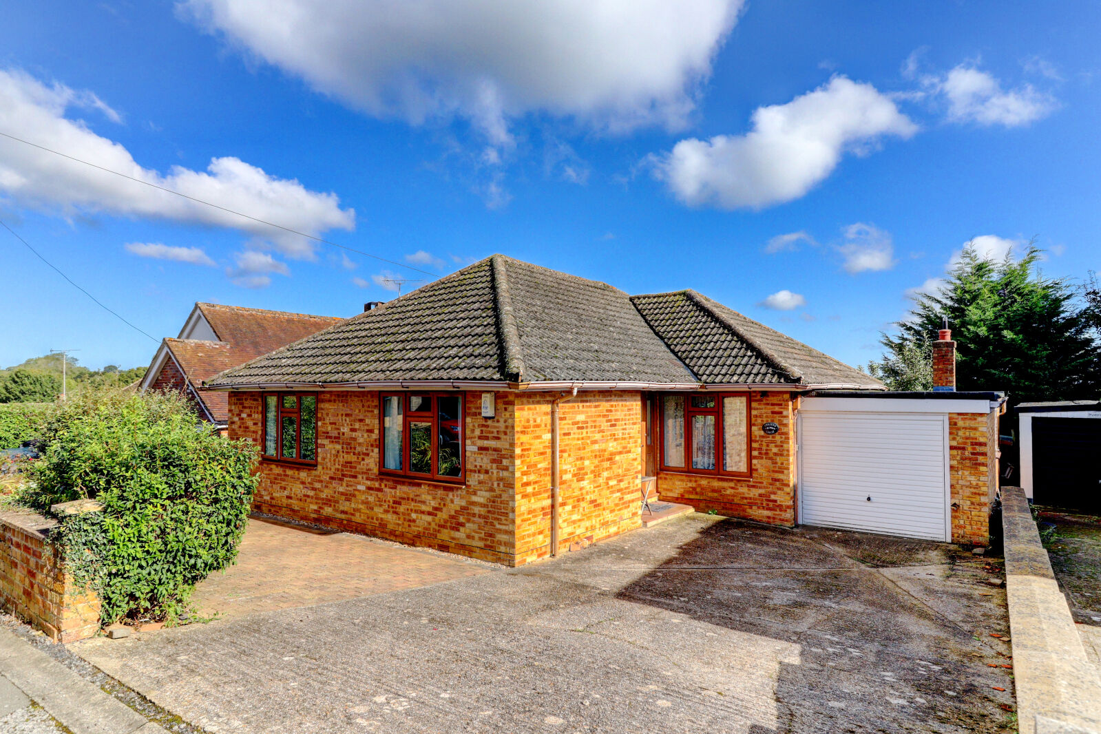 2 bedroom detached house for sale St. Francis Road, High Wycombe, HP14, main image