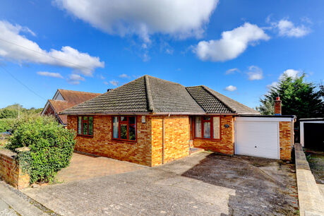 2 bedroom detached house for sale