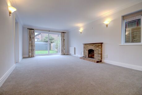 4 bedroom detached house to rent, Available unfurnished now