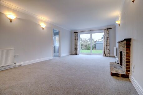 4 bedroom detached house to rent, Available unfurnished now