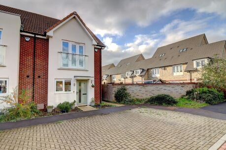 2 bedroom end terraced house for sale