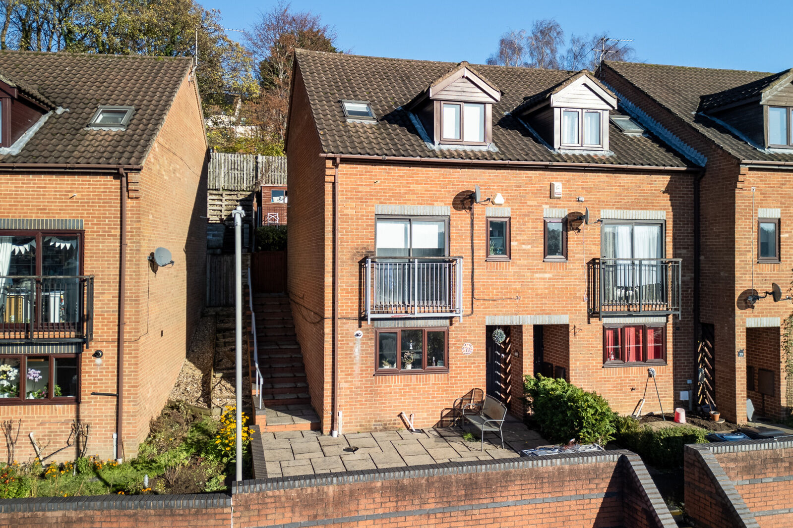 3 bedroom end terraced house for sale Wyatt Close, High Wycombe, HP13, main image