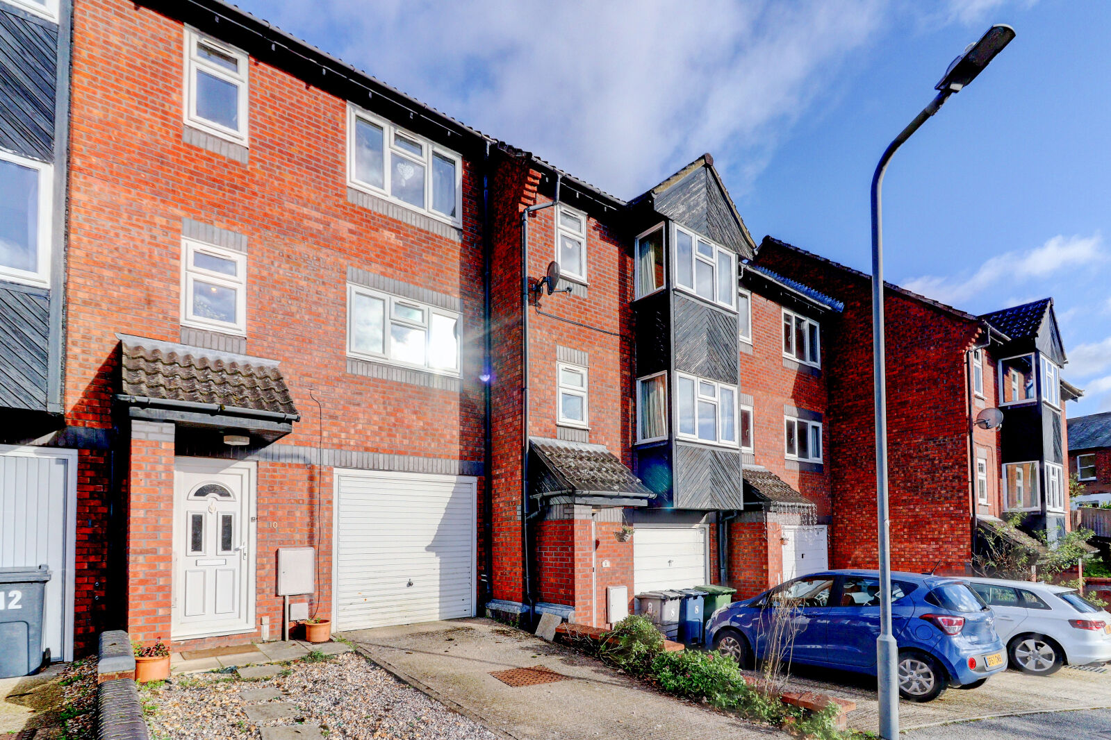 3 bedroom mid terraced house for sale The Pentlands, High Wycombe, HP13, main image