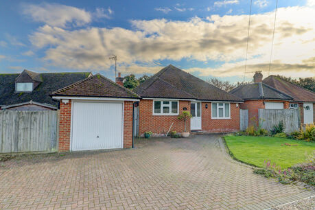 2 bedroom detached bungalow for sale