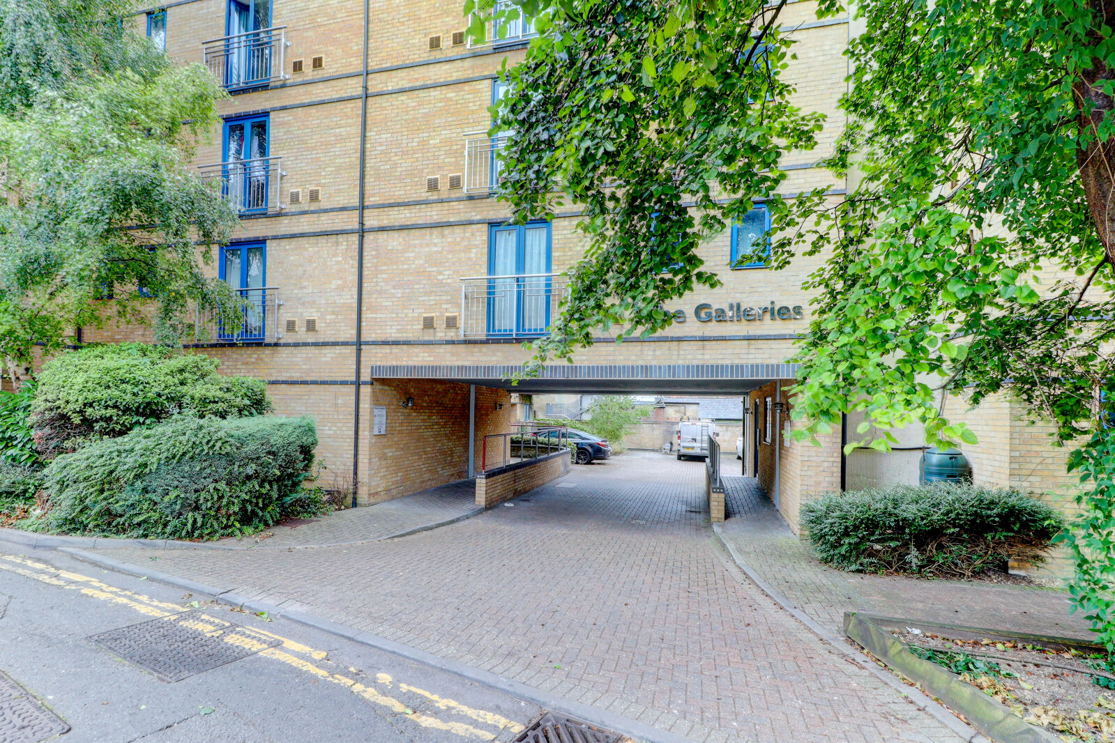 2 bedroom  flat for sale The Galleries, Dovecot Road, HP13, main image