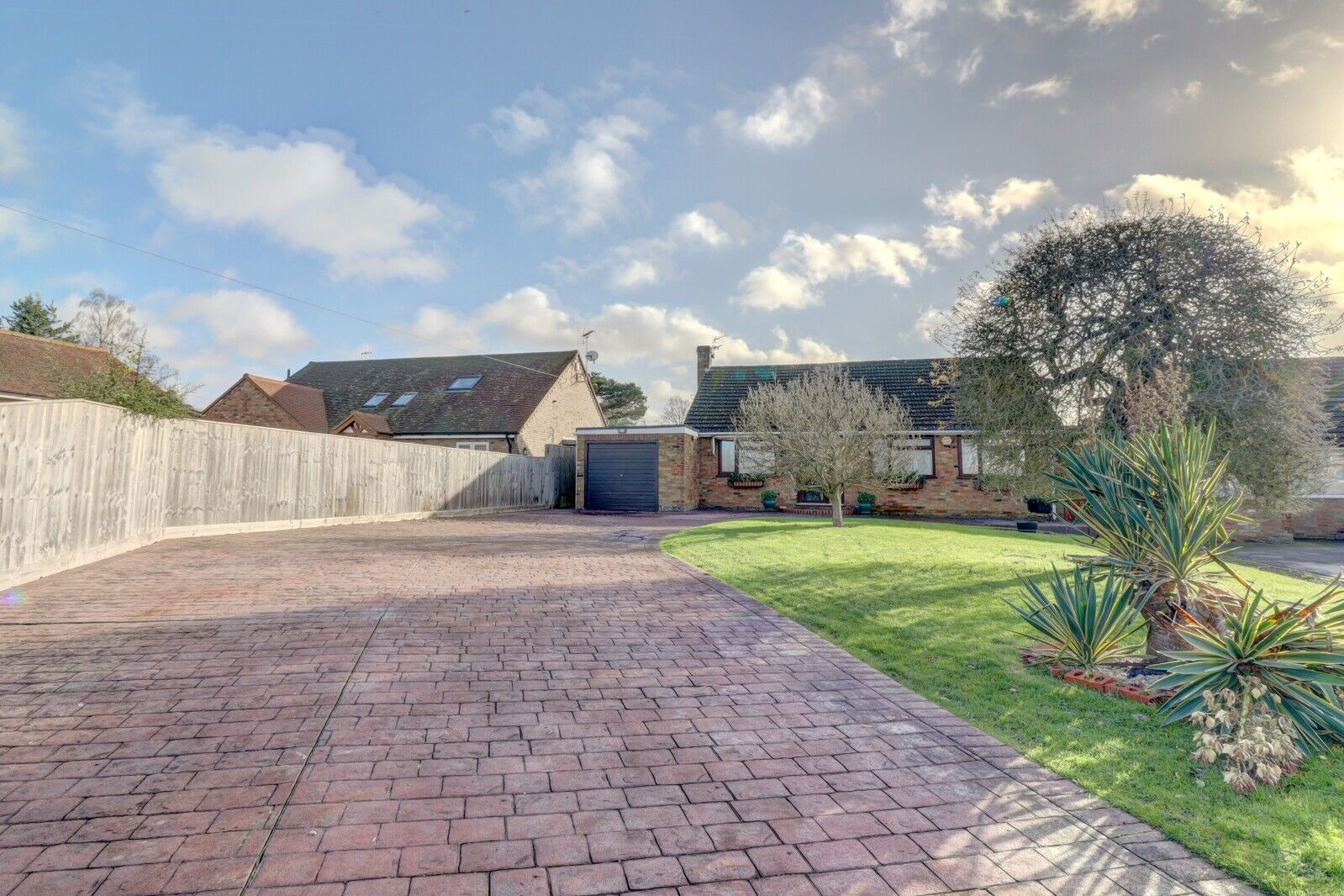 3 bedroom detached bungalow for sale Bell Crescent, Princes Risborough, HP27, main image